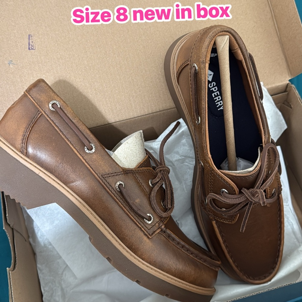 Sperry Women’s Tan Leather Boat Shoes